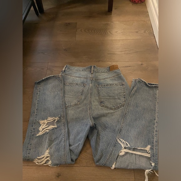 American eagle ripped mom jeans - Picture 3 of 3